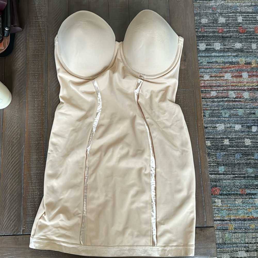 Maidenform body shaper
